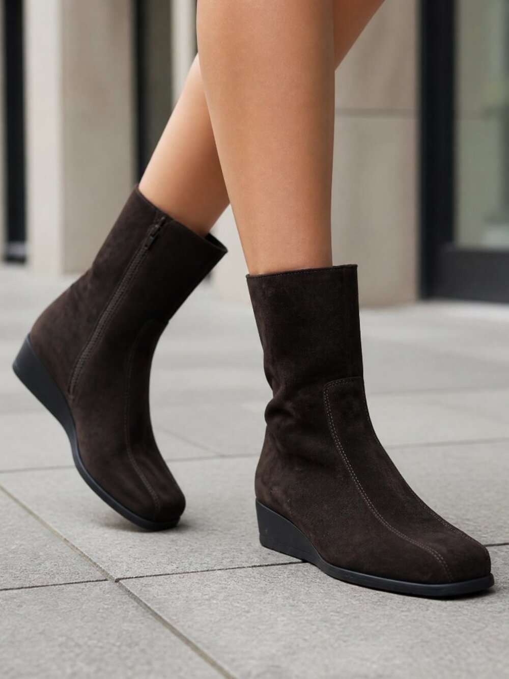 La‎ Canadienne Waterproof Shearling Lined Brown Suede Boots, Never Worn. Sz 9